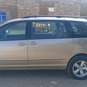 Toyota Sienna 2004