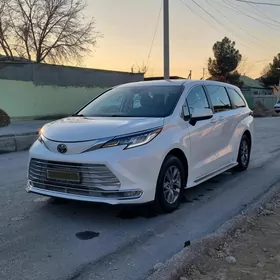 Toyota Sienna 2021