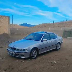 BMW E39 2001