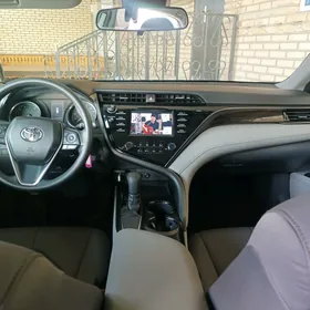 Toyota Camry 2019