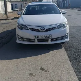 Toyota Camry 2014