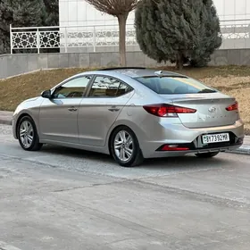 Hyundai Elantra 2020