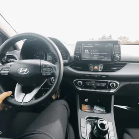 Hyundai Elantra GT 2018