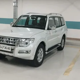 Mitsubishi Pajero 2016