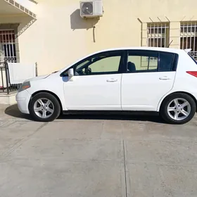 Nissan Versa 2011