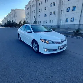 Toyota Camry 2014