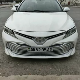 Toyota Camry 2019