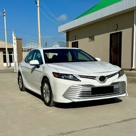 Toyota Camry 2020