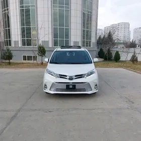 Toyota Sienna 2018