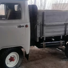 UAZ 452 2000