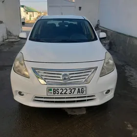 Nissan Versa 2011