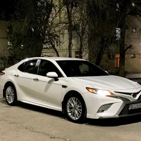 Toyota Camry 2018