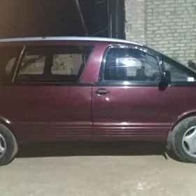 Toyota Previa 1990