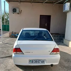 Mitsubishi Lancer 2002