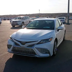 Toyota Camry Hybrid 2021