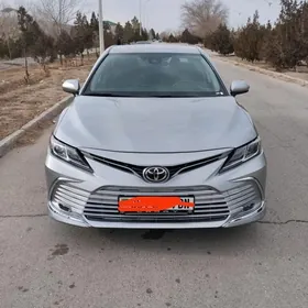 Toyota Camry 2022