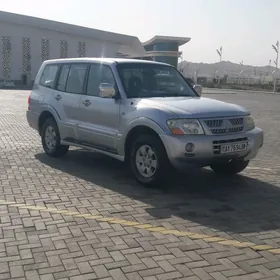 Mitsubishi Pajero 2005