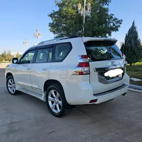 Toyota Land Cruiser Prado 2011