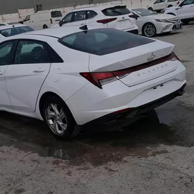 Hyundai Elantra 2022