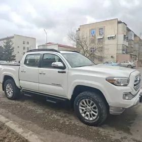 Toyota Tacoma 2018