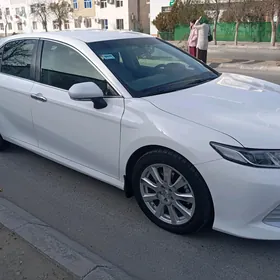 Toyota Camry 2019