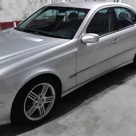 Mercedes-Benz E320 2002