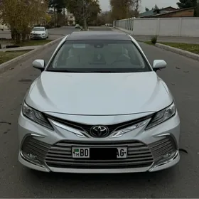 Toyota Camry 2021