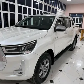 Toyota Hilux 2022