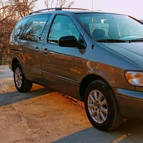 Toyota Sienna 1999