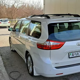 Toyota Sienna 2016