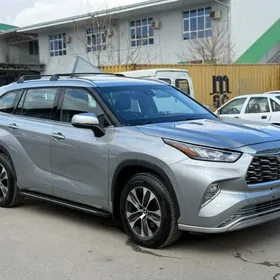 Toyota Highlander 2020