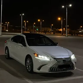 Lexus ES 350 2019