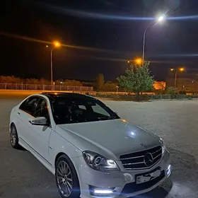 Mercedes-Benz C350 2013