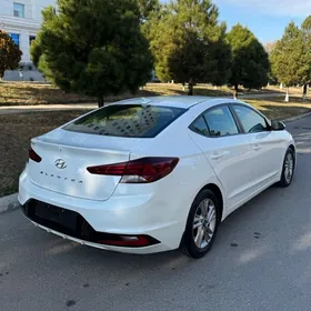 Hyundai Elantra 2020