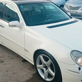 Mercedes-Benz E-Class 2005