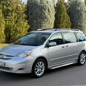 Toyota Sienna 2004