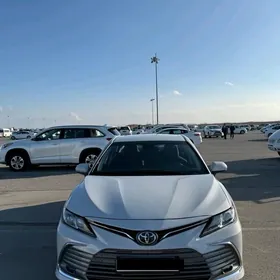 Toyota Camry 2022