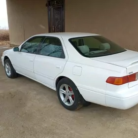 Toyota Camry 2001