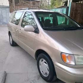 Toyota Sienna 2002