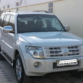 Mitsubishi Pajero 2009