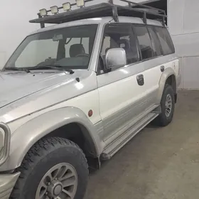 Mitsubishi Pajero 1994