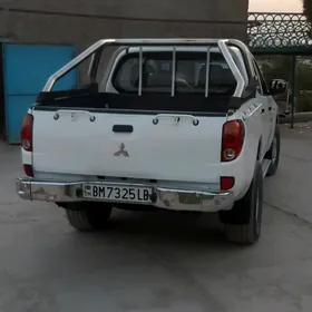 Mitsubishi L200 2006