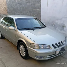 Toyota Camry 2000