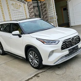 Toyota Highlander 2021