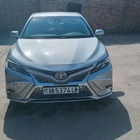 Toyota Camry 2021