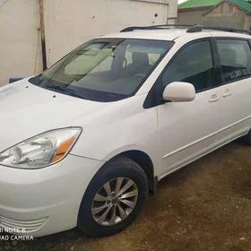 Toyota Sienna 2004