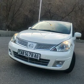 Nissan Versa 2011