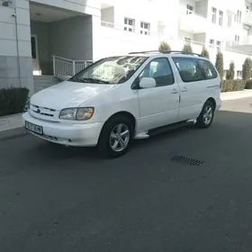 Toyota Sienna 1999