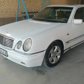 Mercedes-Benz E320 1998