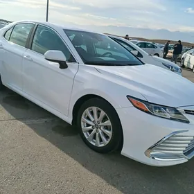 Toyota Camry 2020